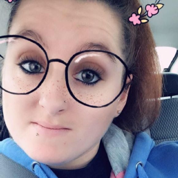 Meet your Posher, Melissa - Picture 1 of 1